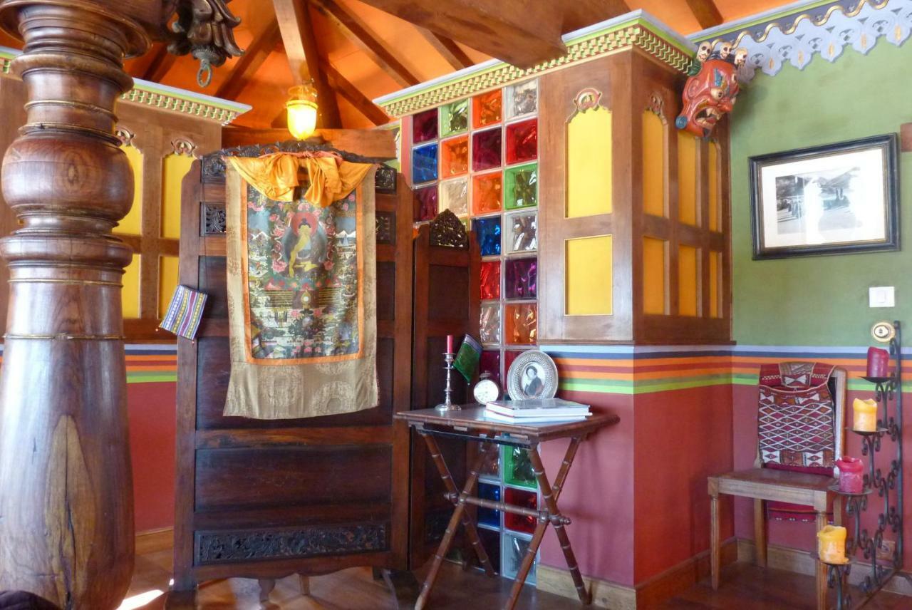 Les Folies De La Serve Ouroux Room photo